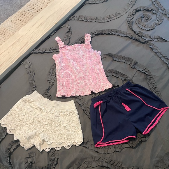 Girls top and shorts bundle. 3 pcs. - Picture 1 of 8